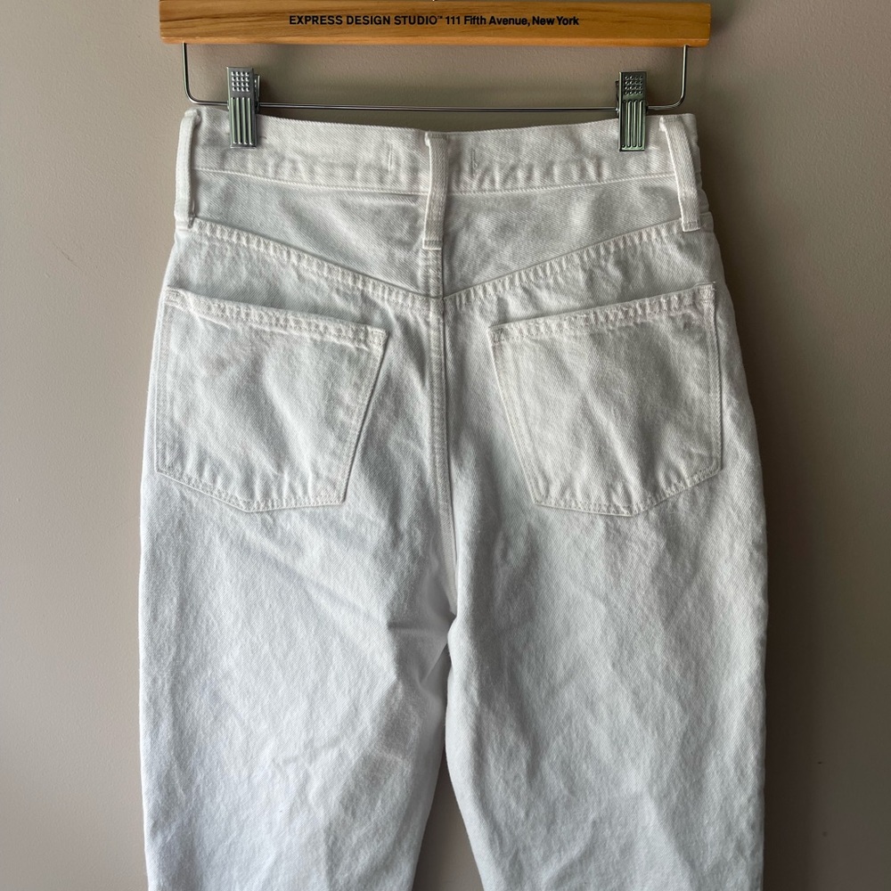 Madewell The Tall Momjean in Tile White: Ripped Edition - Picture 5 of 7